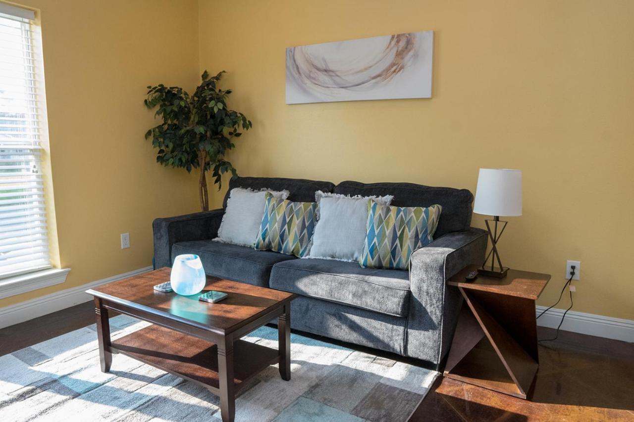 מוס פוינט Serene 3Br Apartment 4Tvs Free Wi-Fi & Parking -E- מראה חיצוני תמונה