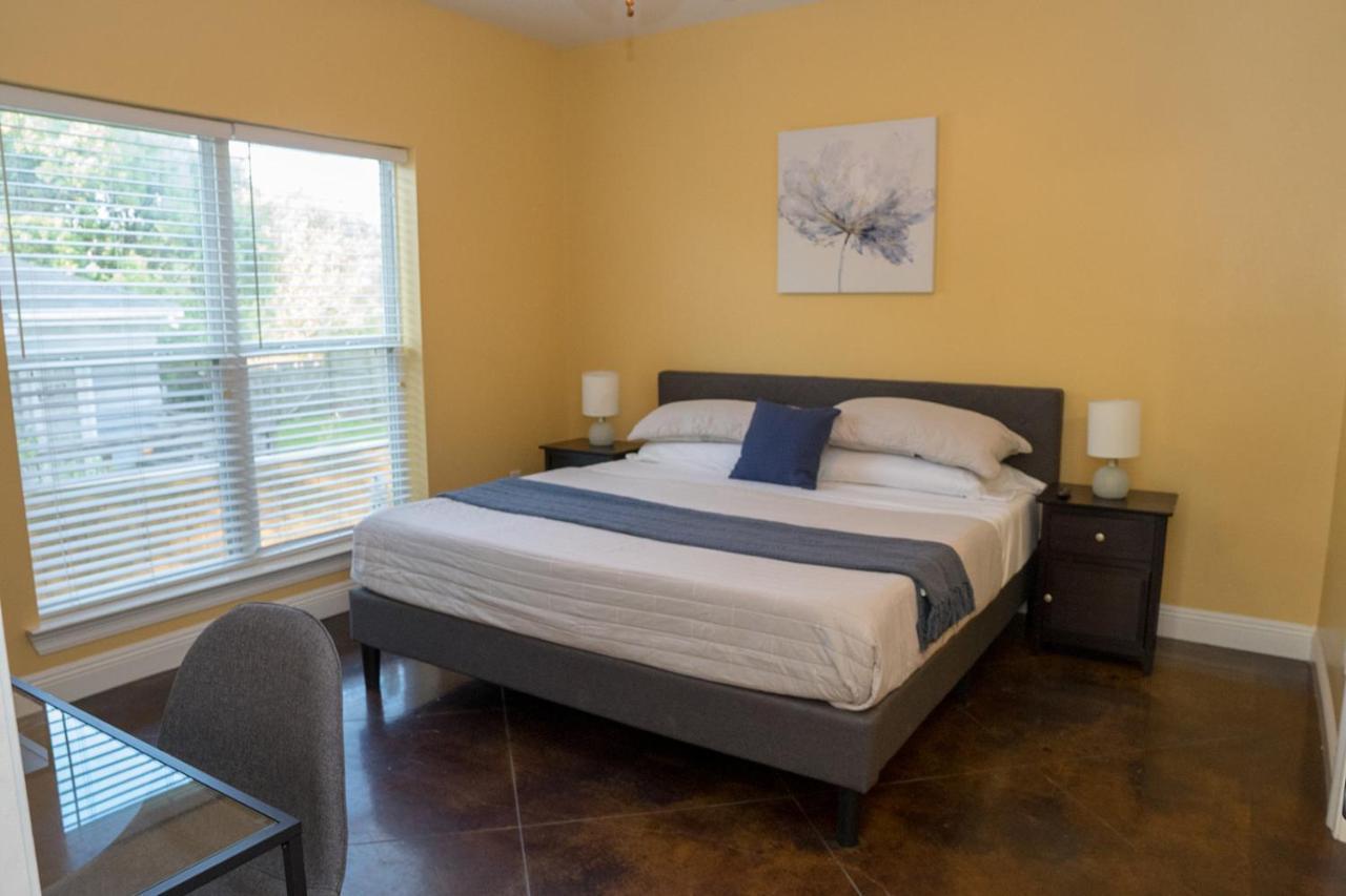 מוס פוינט Serene 3Br Apartment 4Tvs Free Wi-Fi & Parking -E- מראה חיצוני תמונה